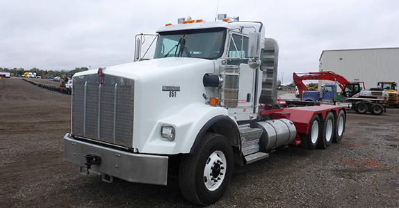 A 2012 Kenworth T800W wide nose truck tractor sold in Columbus, Ohio